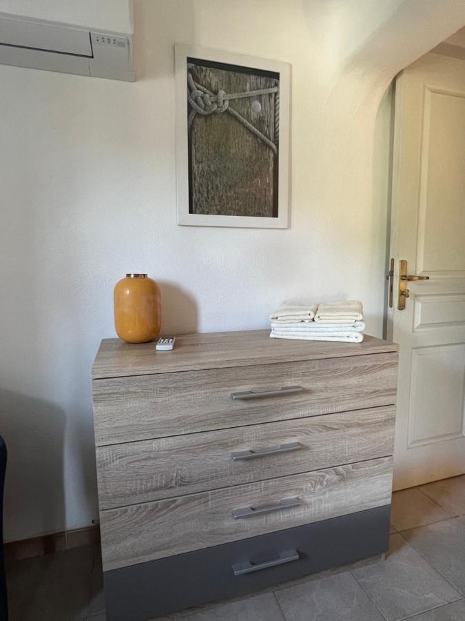 Chambres Et Tables D'Hotes Zelia & Jacques Berquez Пьяноттоли-Кальдарелло Экстерьер фото